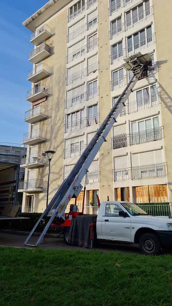 location monte meubles sceaux