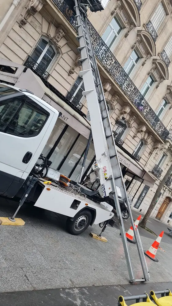 location monte meuble paris 8