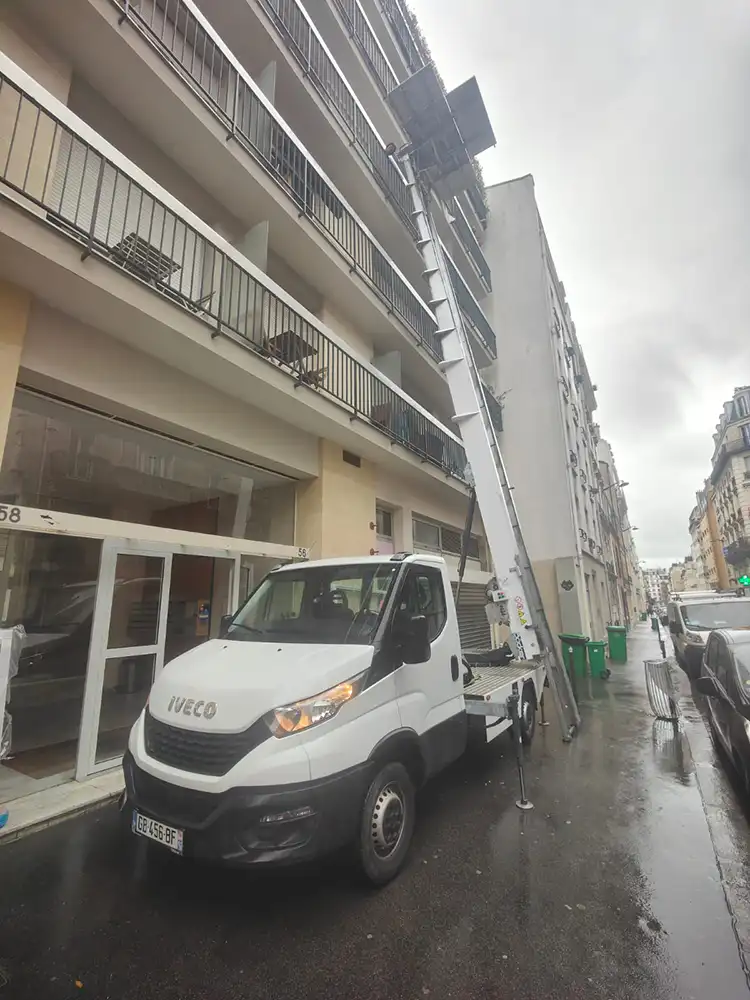 location monte meubles paris 75014